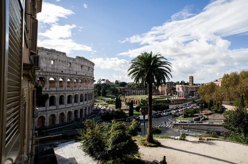 Romance Al Colosseo Стая снимка