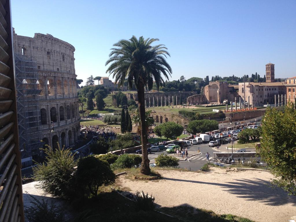 Romance Al Colosseo Стая снимка